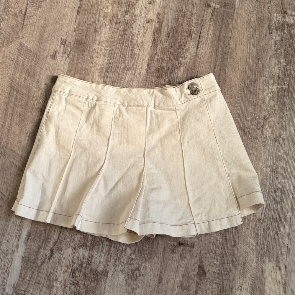 Cream Pleated Shorts